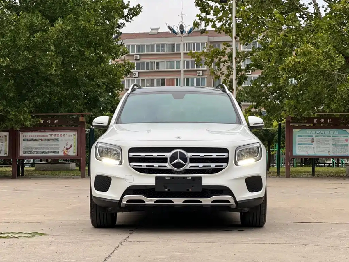 MERCEDES BENZ GLB