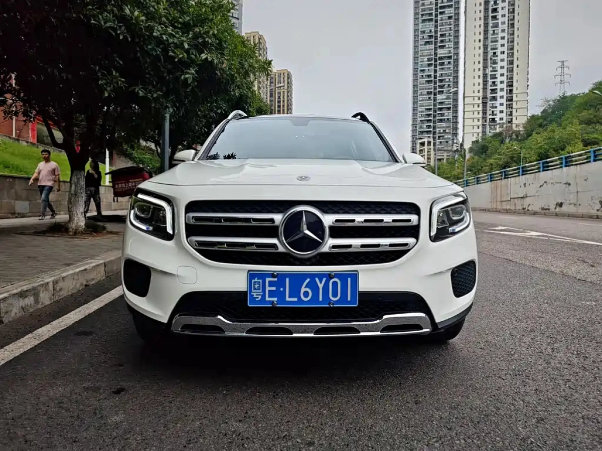 MERCEDES BENZ GLB