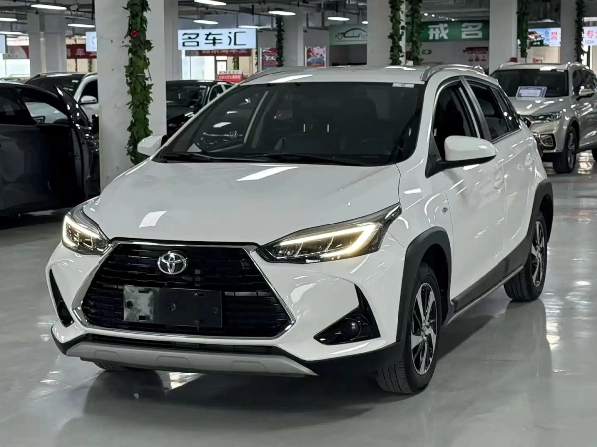 TOYOTA YARIS L DAZZLING  2023