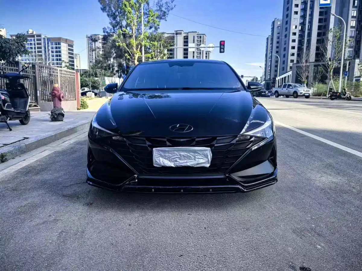 HYUNDAI ELANTRA