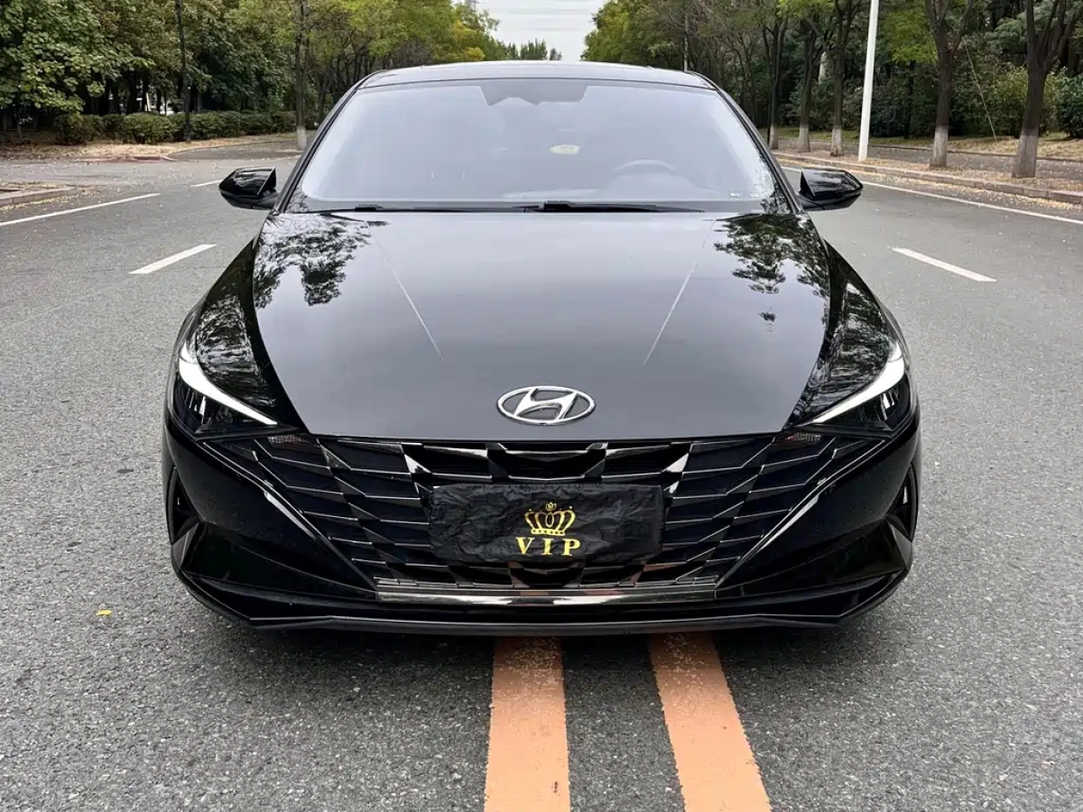 HYUNDAI ELANTRA