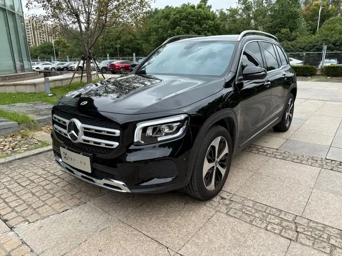 MERCEDES BENZ GLB  2023