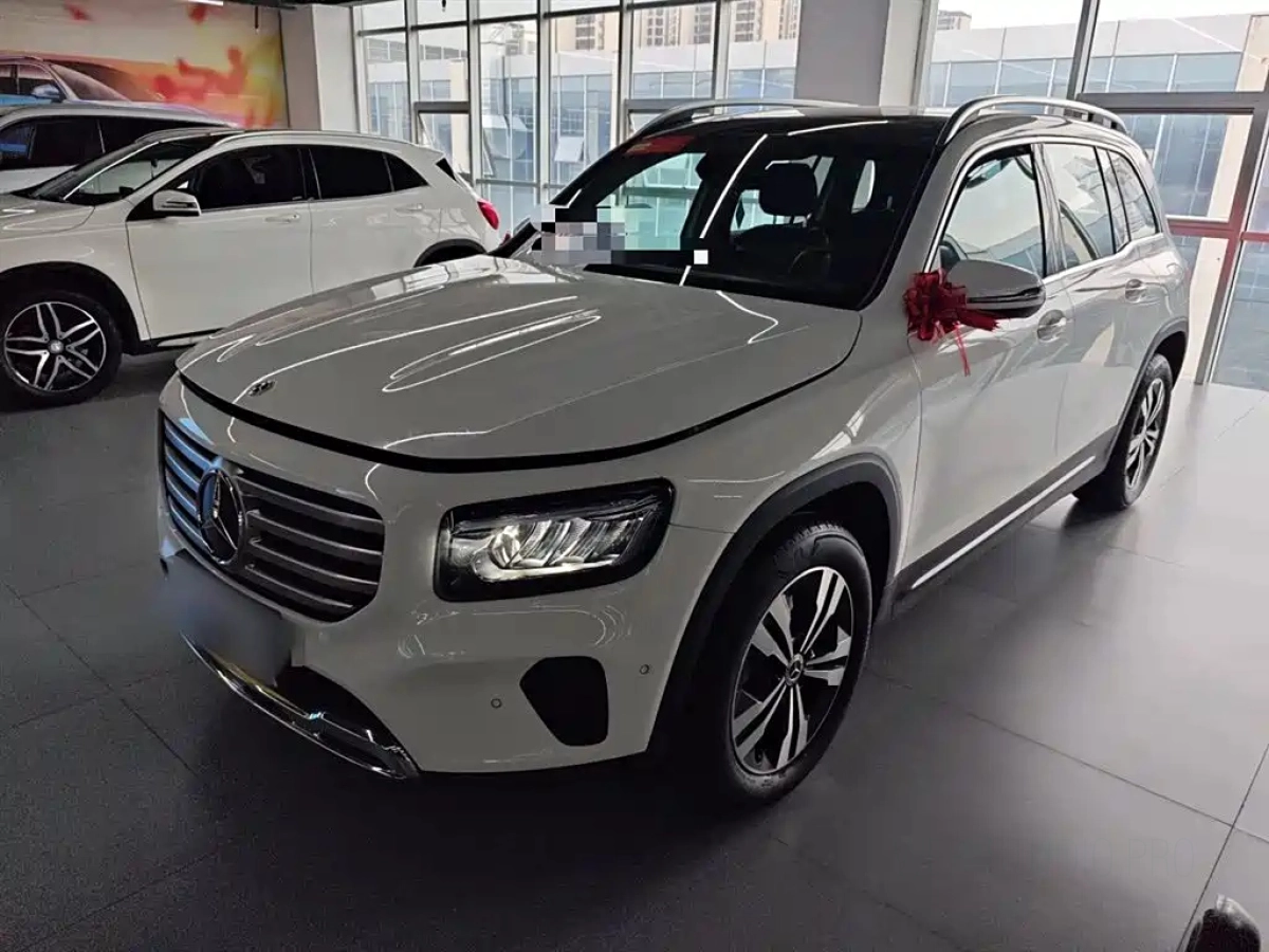 MERCEDES BENZ GLB
