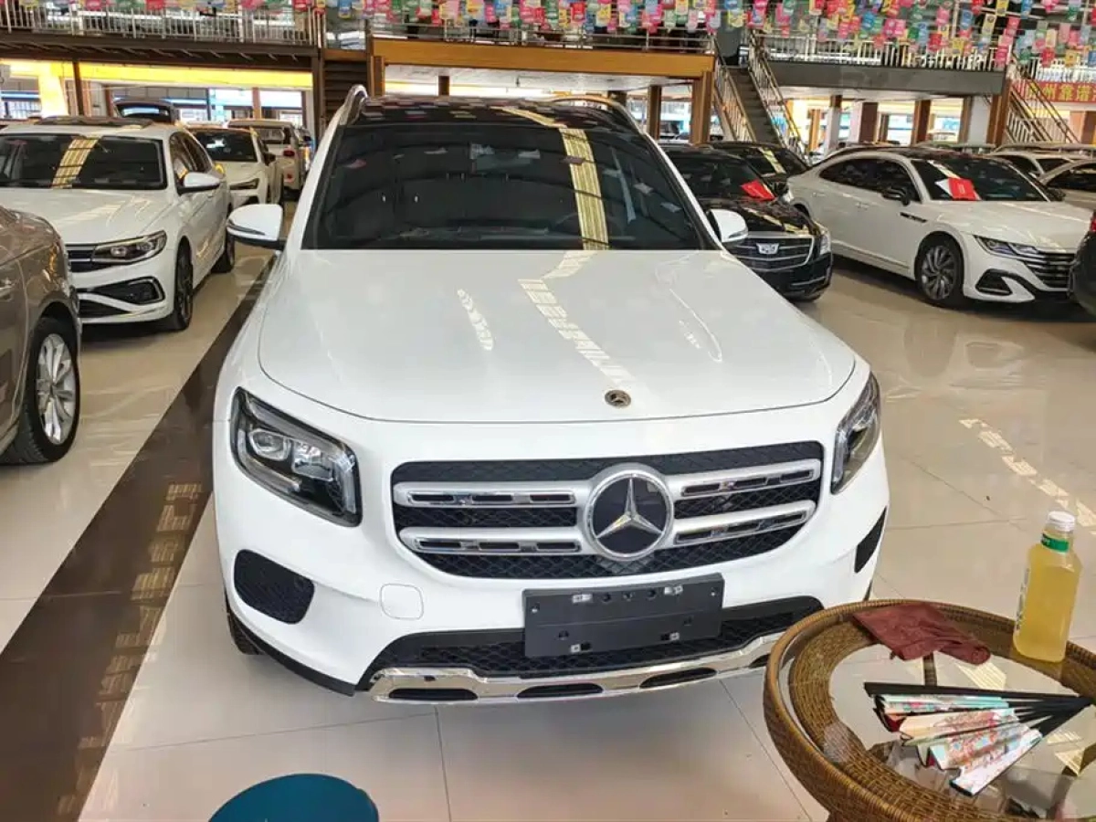 MERCEDES BENZ GLB