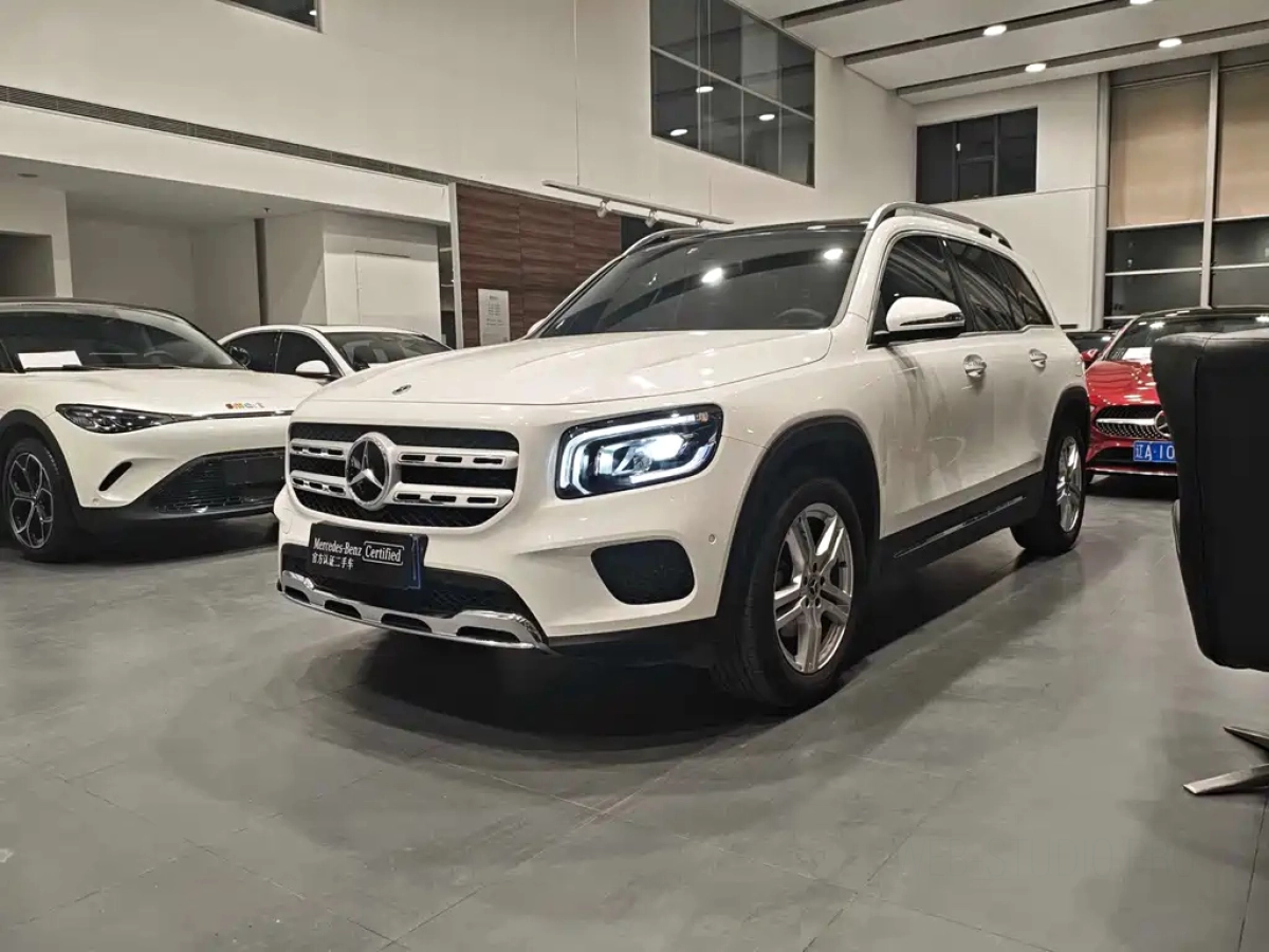 MERCEDES BENZ GLB  2021
