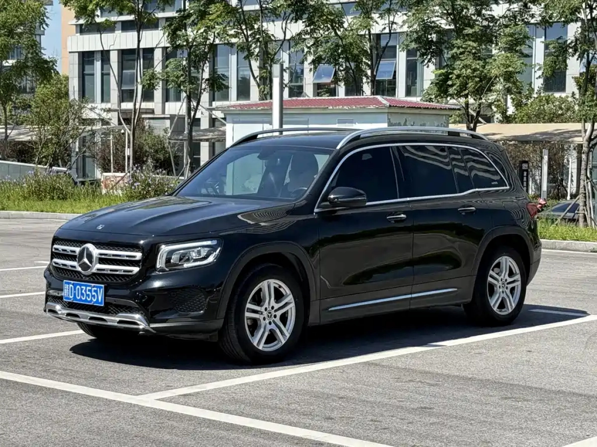 MERCEDES BENZ GLB  2021