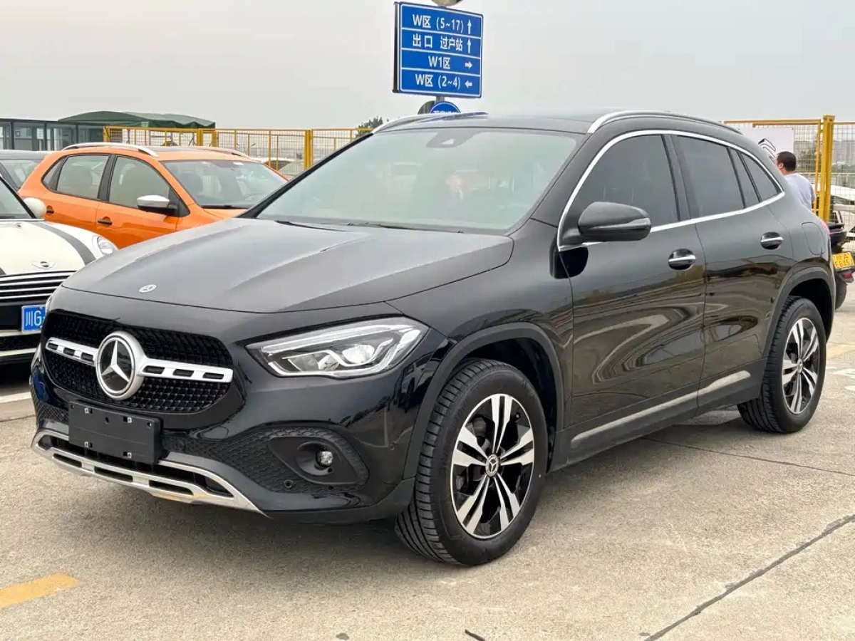 MERCEDES BENZ GLA  2022