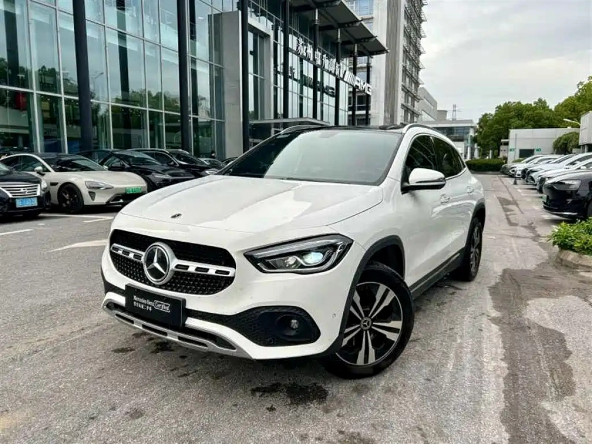 MERCEDES BENZ GLA  2021