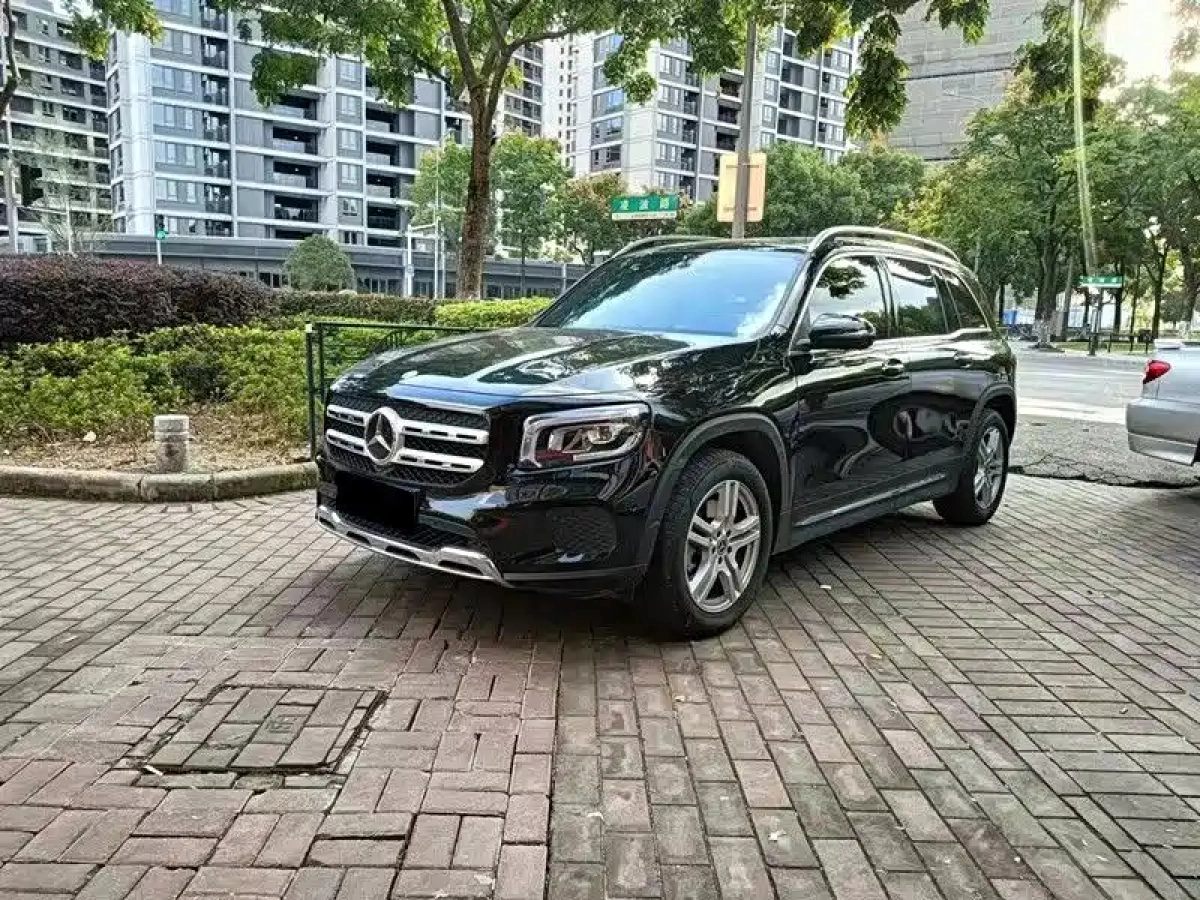 MERCEDES BENZ GLB  2021