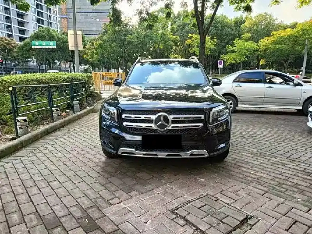 MERCEDES BENZ GLB