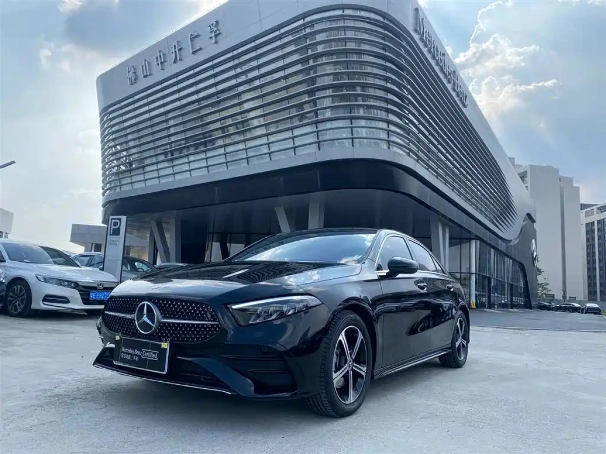 MERCEDES BENZ A-CLASS  2024