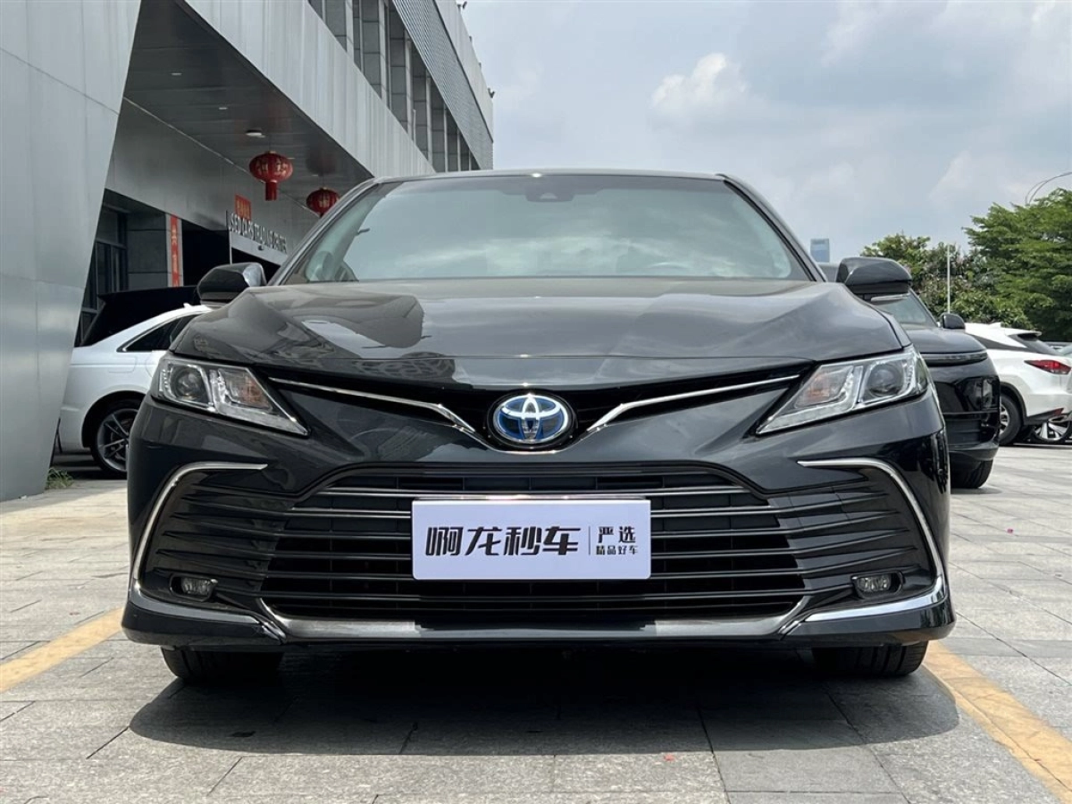 TOYOTA CAMRY
