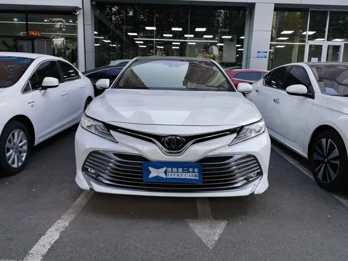 TOYOTA CAMRY