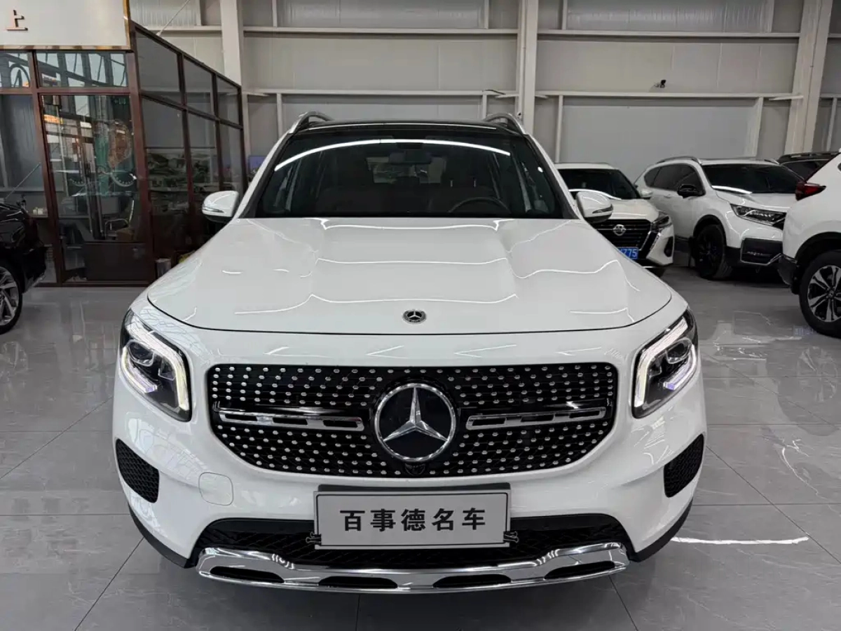 MERCEDES BENZ GLB