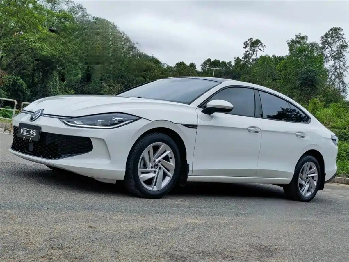 VOLKSWAGEN LAMANDO  2023
