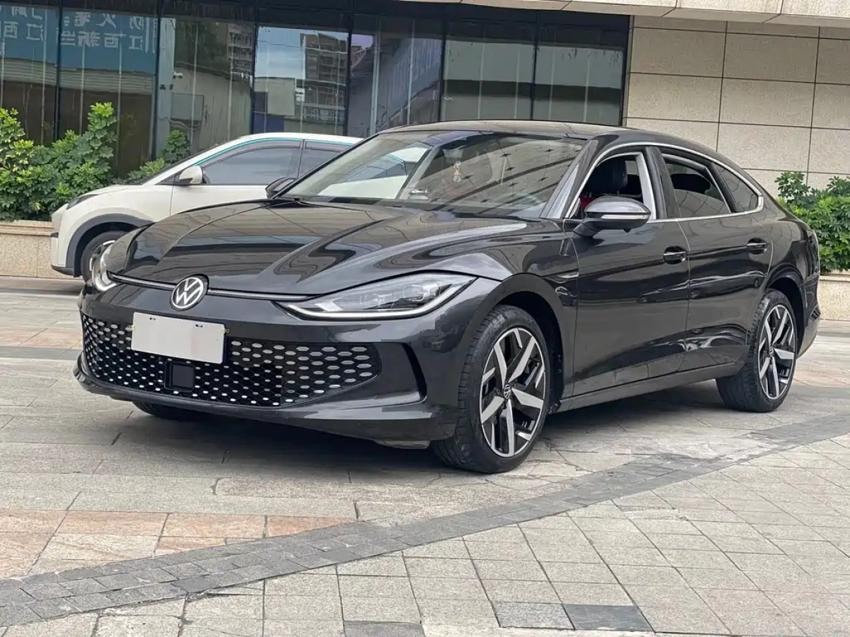 VOLKSWAGEN LAMANDO  2023