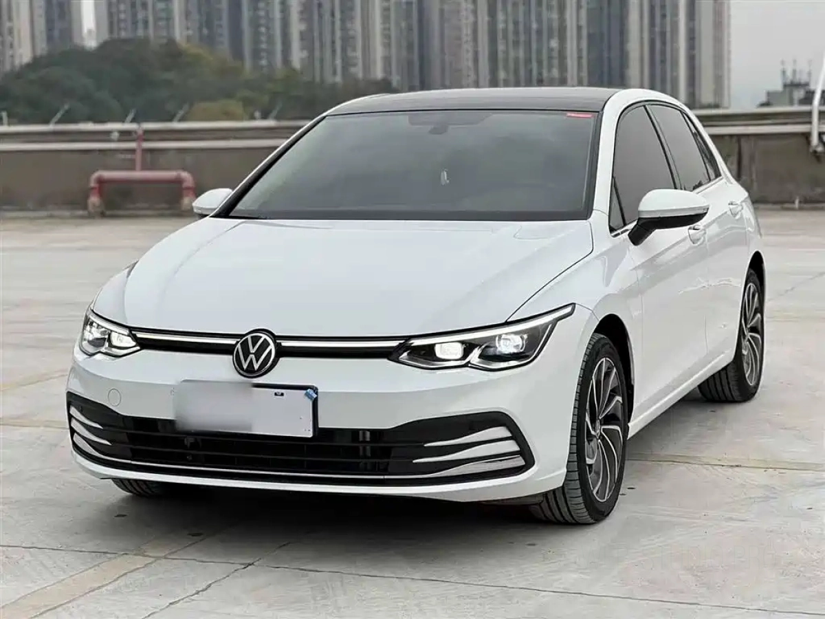 VOLKSWAGEN GOLF  2022
