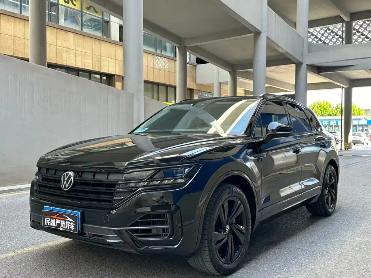 VOLKSWAGEN TOUAREG  2023