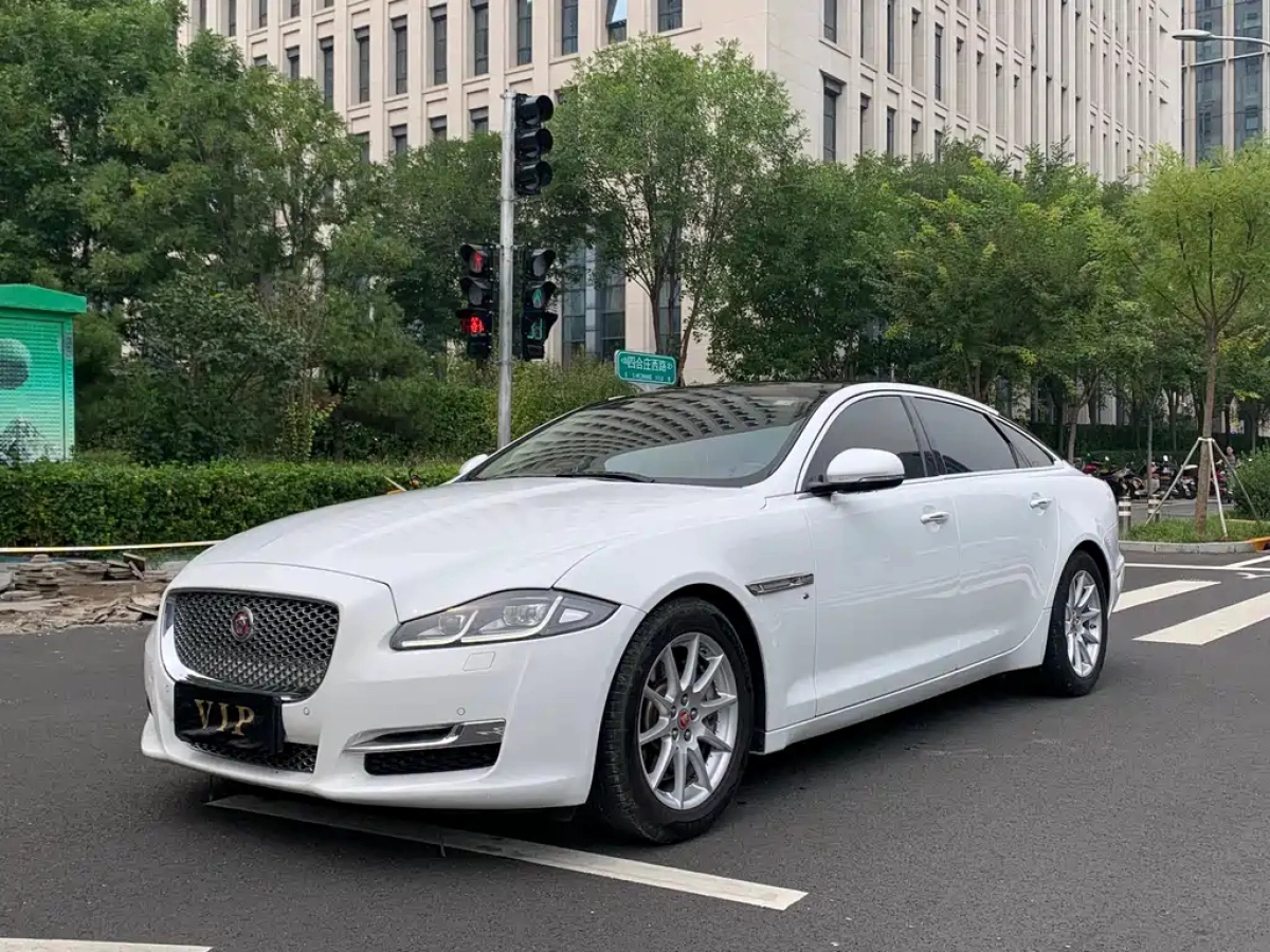 JAGUAR XJ  2018
