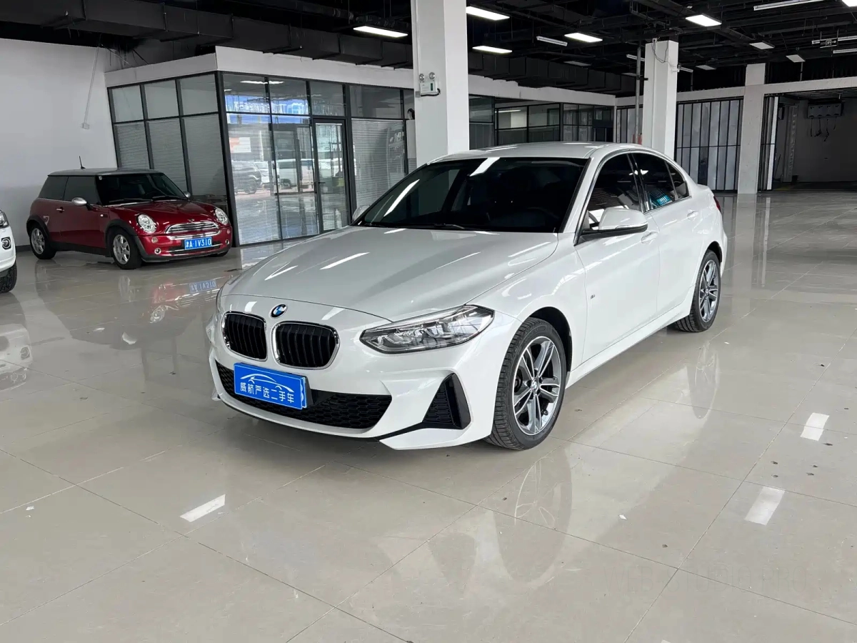 BMW 1-SERIES  2023