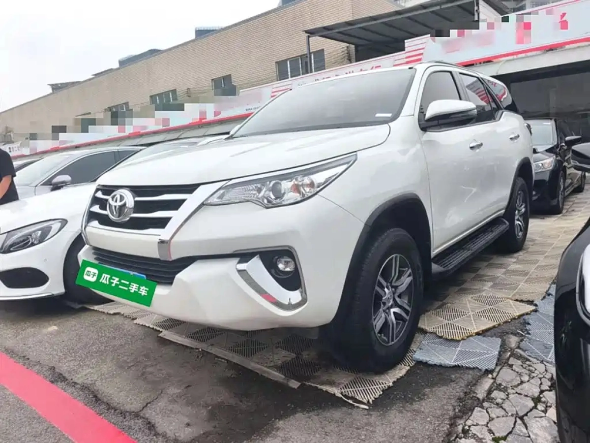 TOYOTA FORTUNER  2018