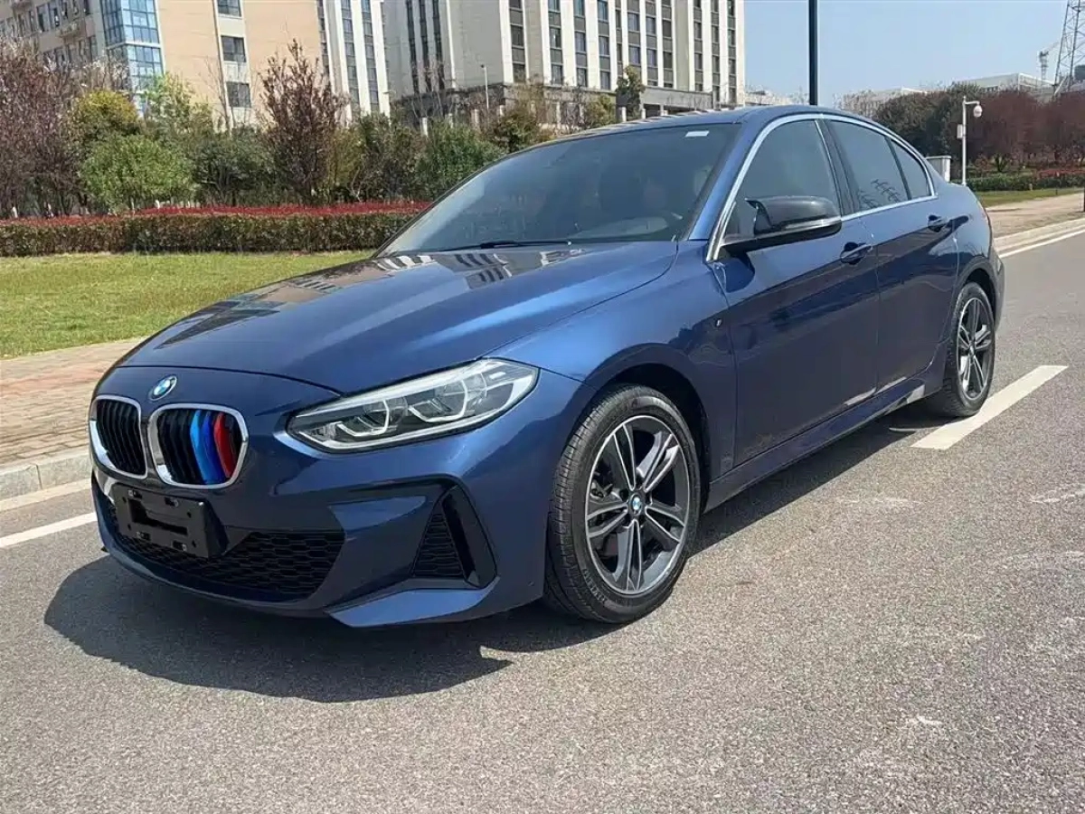 BMW 1-SERIES  2021