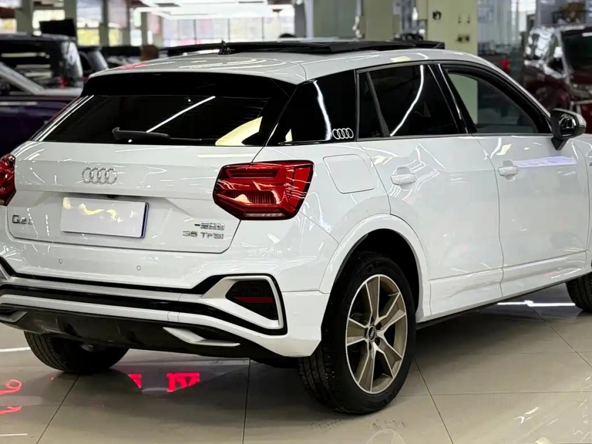 AUDI Q2L