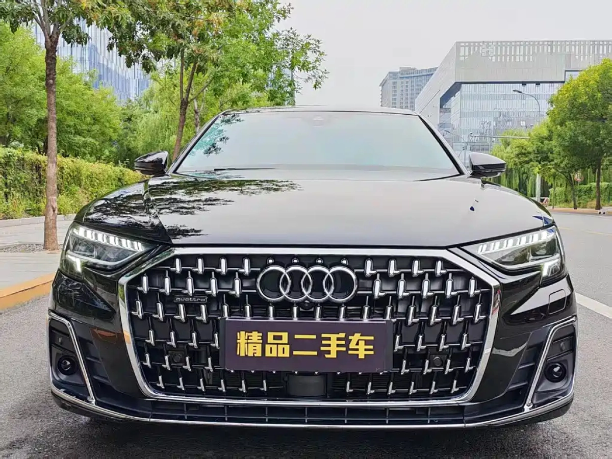 AUDI A8