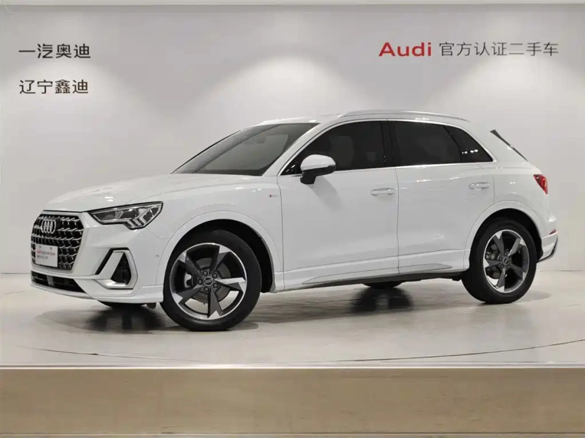 AUDI Q3  2024