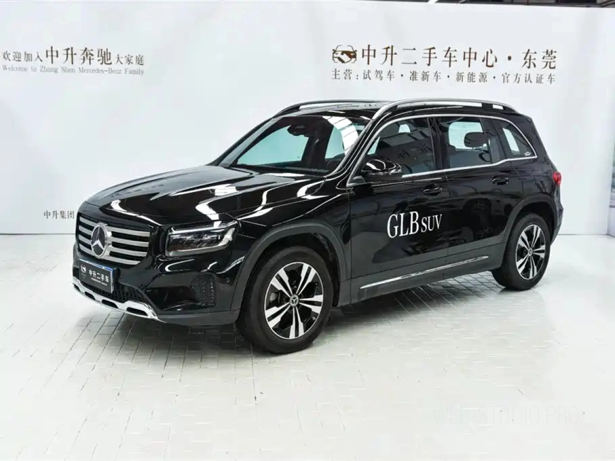 MERCEDES BENZ GLB  2024