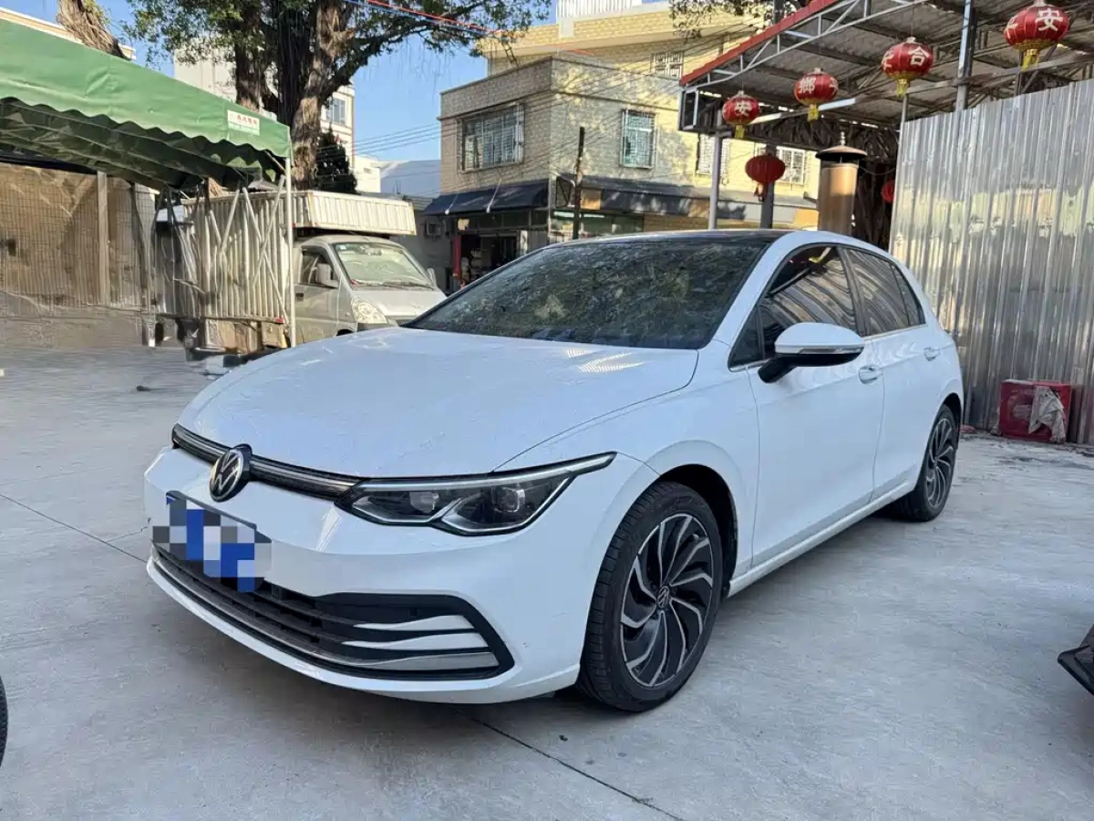 VOLKSWAGEN GOLF  2023