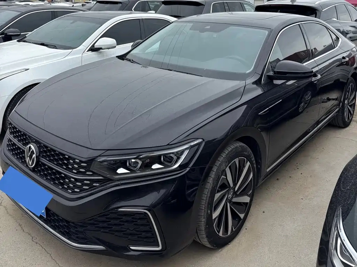 VOLKSWAGEN PASSAT  2021