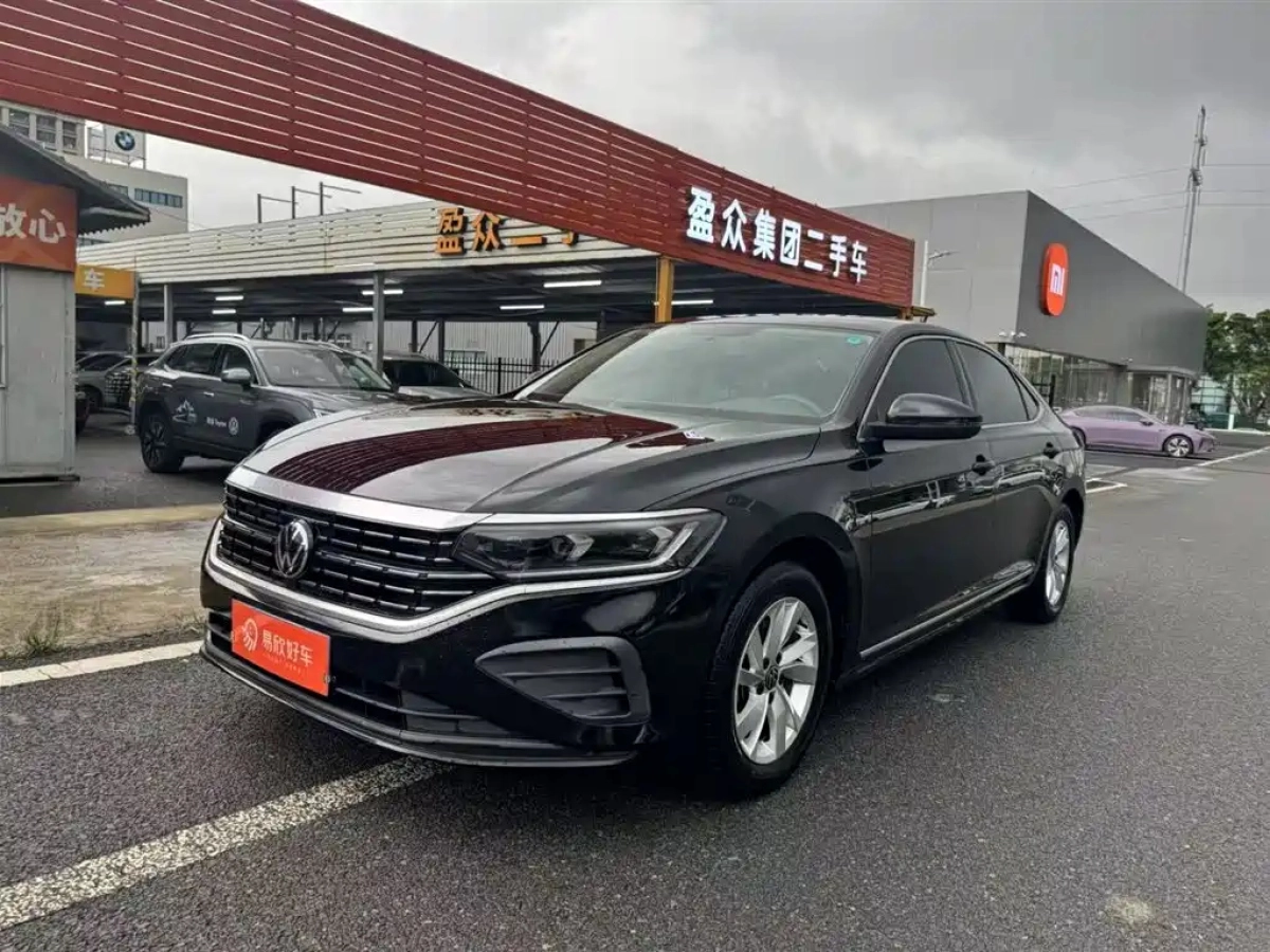 VOLKSWAGEN PASSAT  2022
