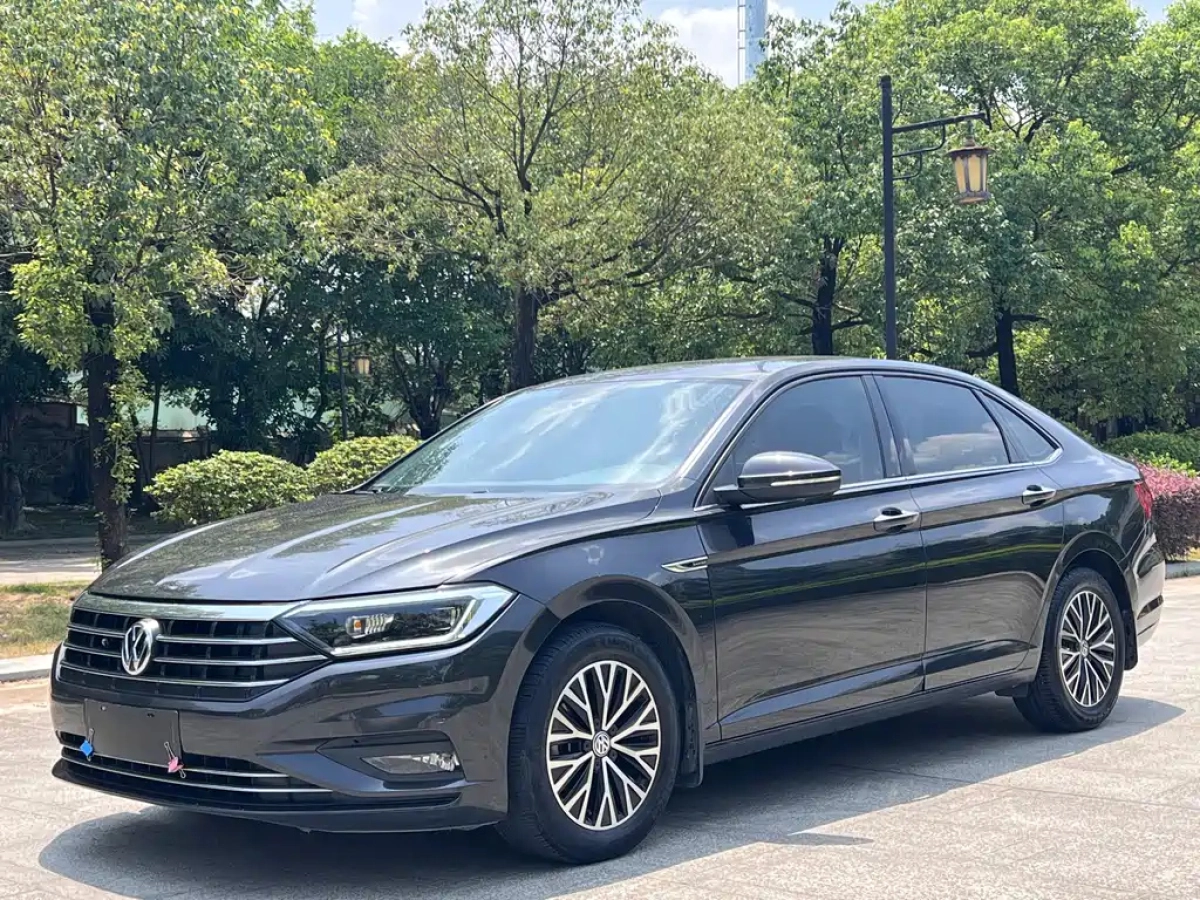 VOLKSWAGEN SAGITAR  2020