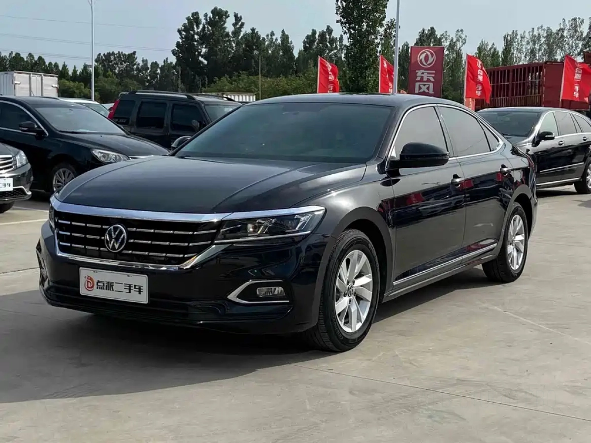 VOLKSWAGEN PASSAT  2022