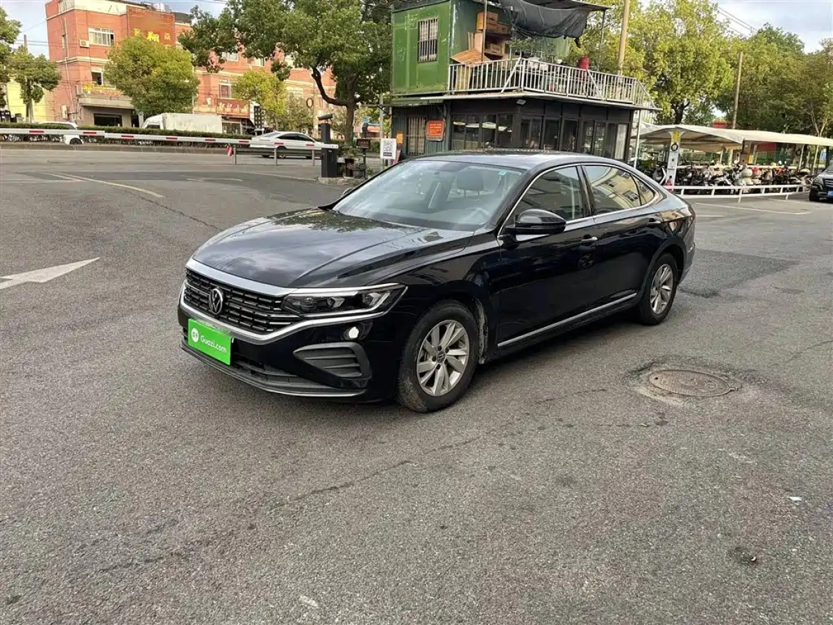 VOLKSWAGEN PASSAT  2022