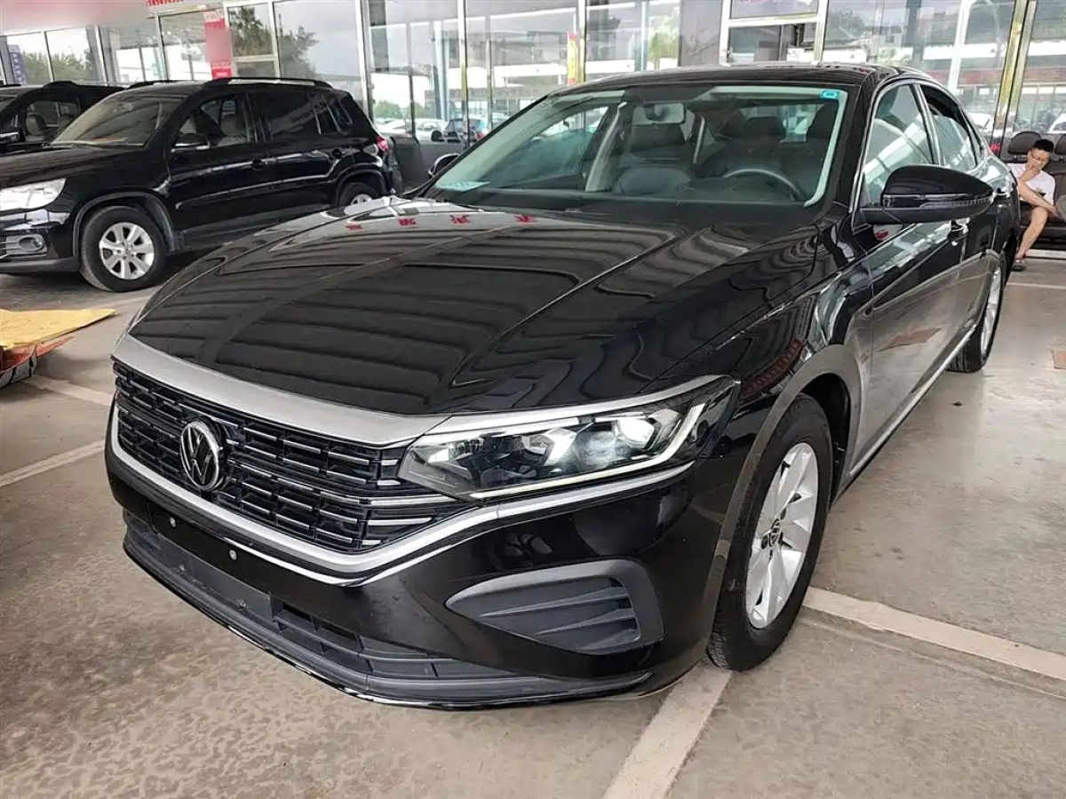 VOLKSWAGEN PASSAT  2022