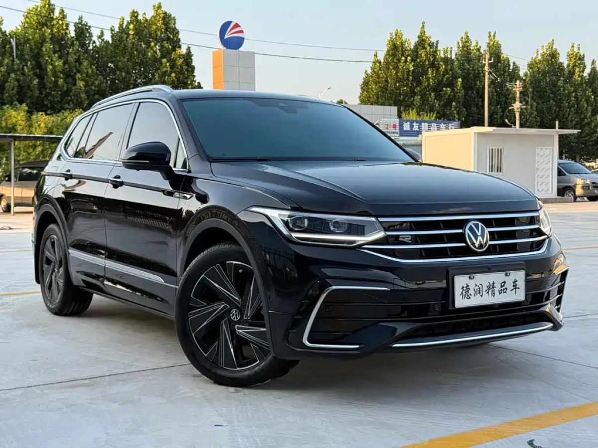 VOLKSWAGEN TIGUAN L  2023