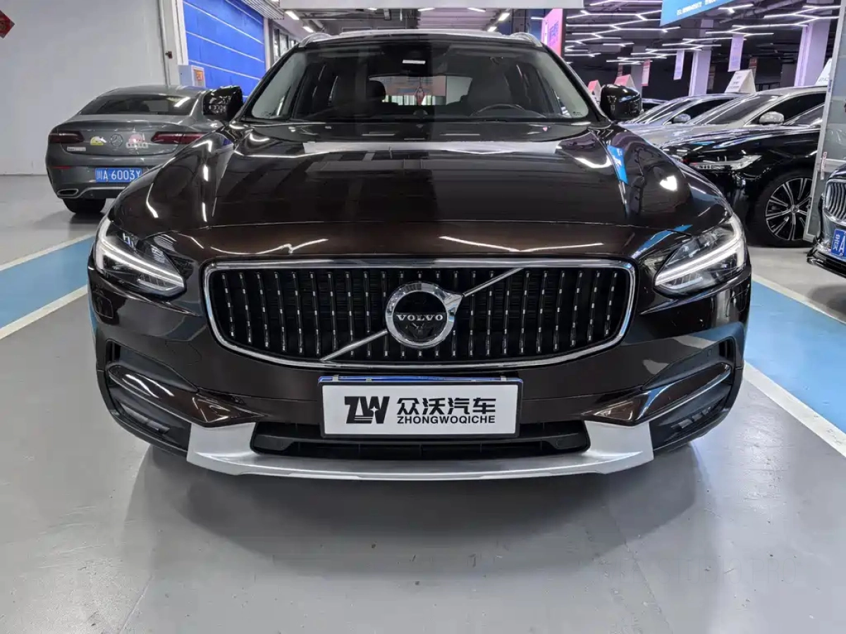 VOLVO V90