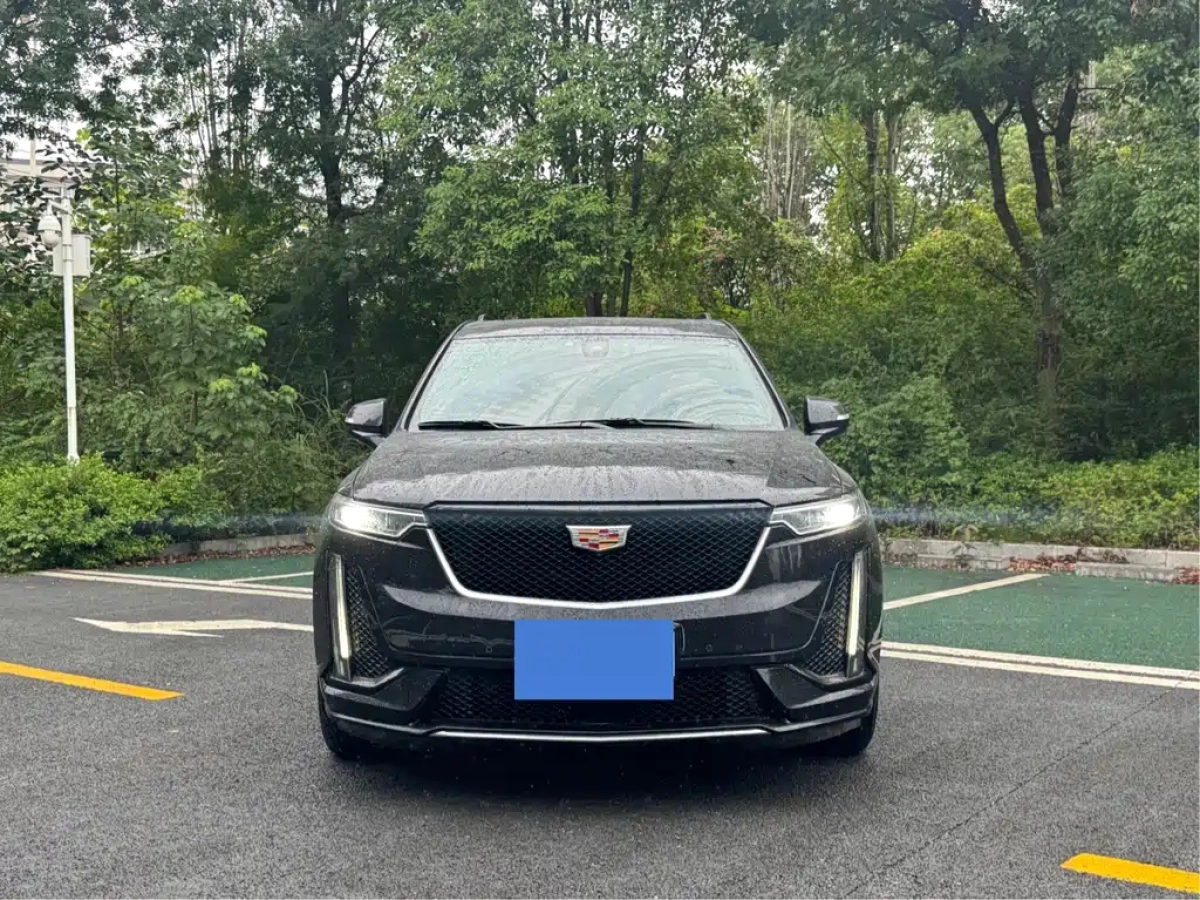 CADILLAC XT6