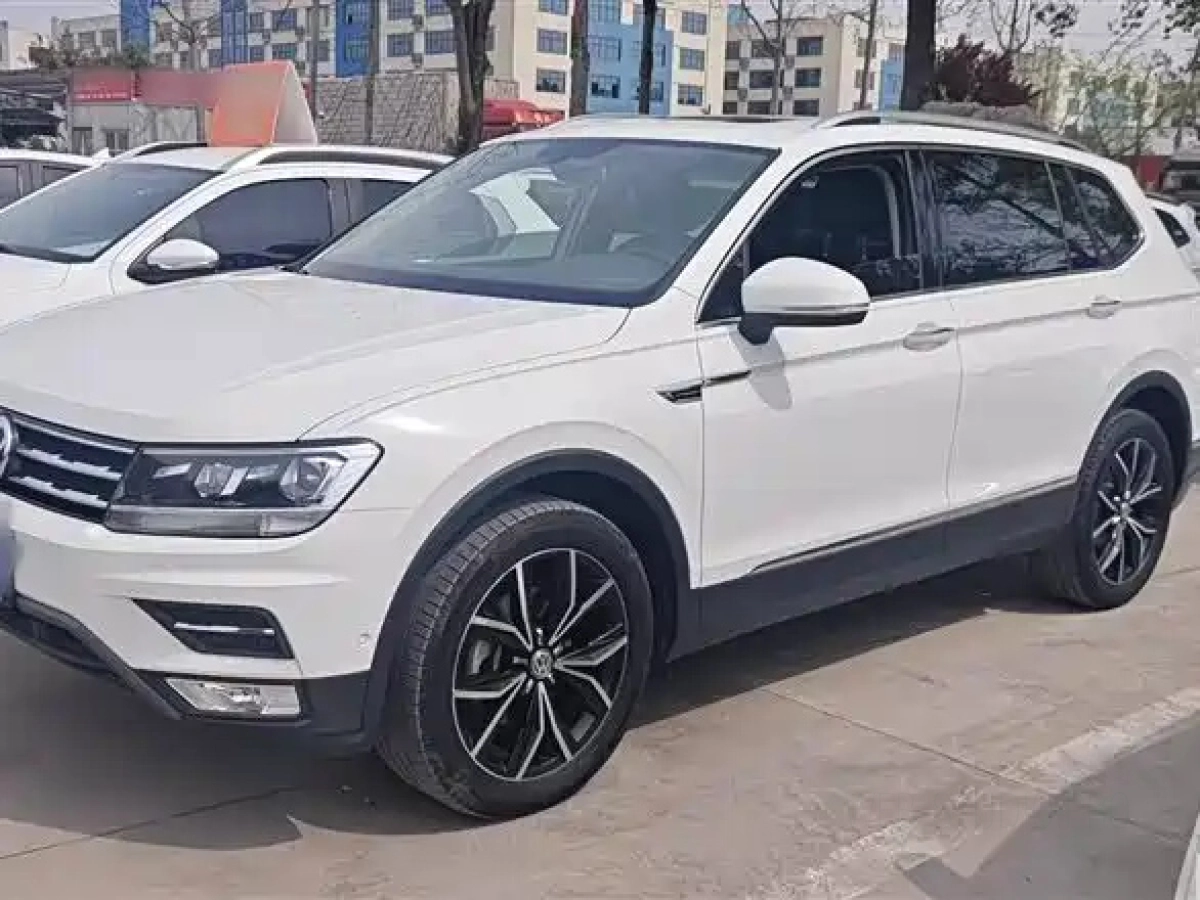 VOLKSWAGEN TIGUAN L  2021