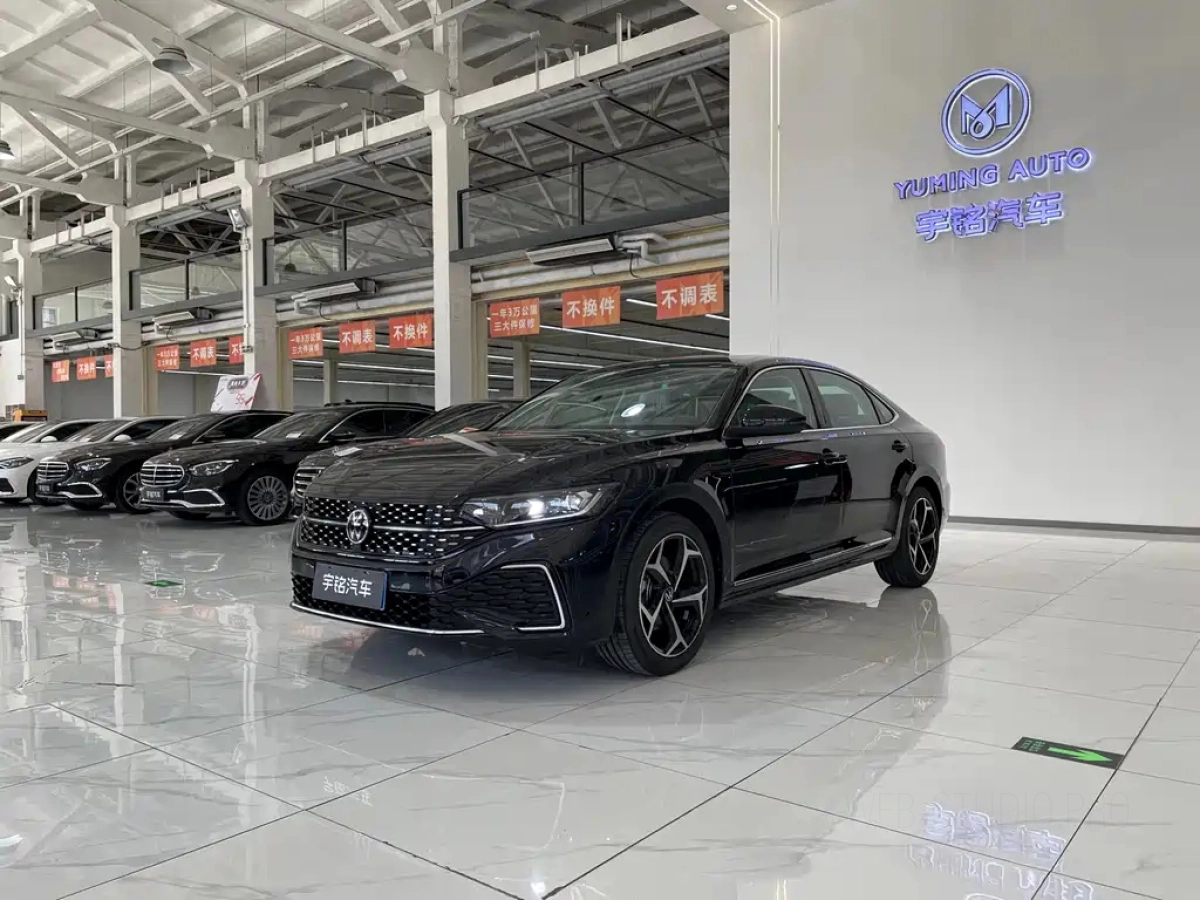 VOLKSWAGEN PASSAT  2025