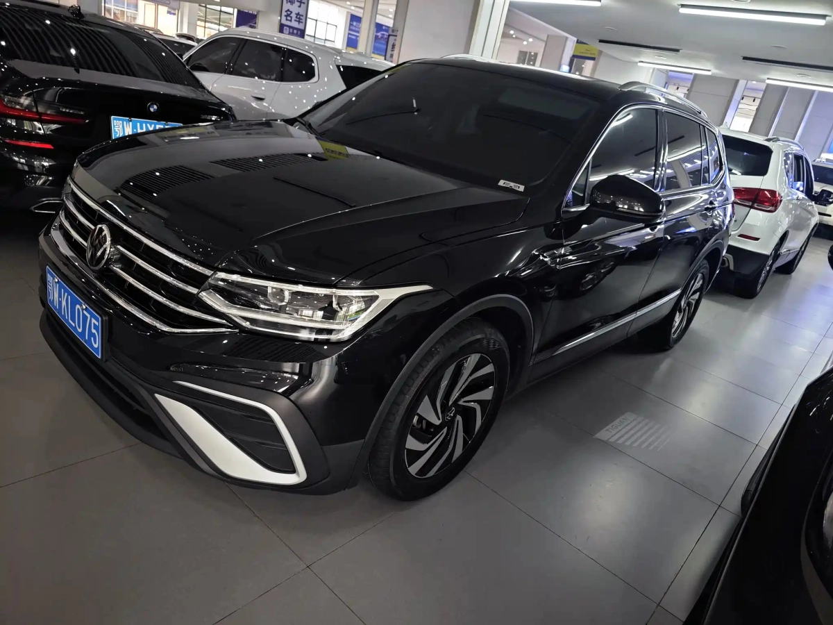 VOLKSWAGEN TIGUAN L  2023