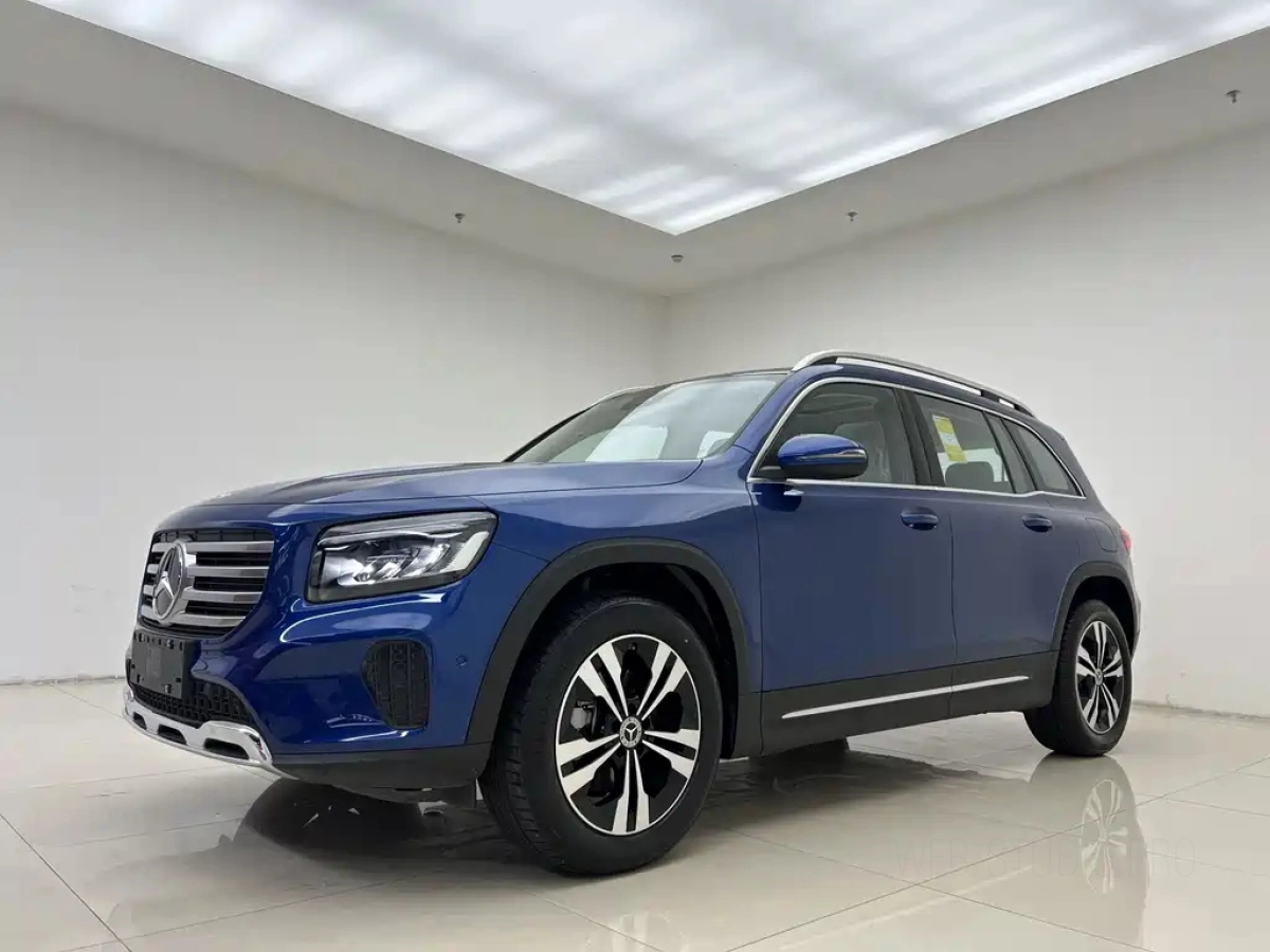 MERCEDES BENZ GLB  2025