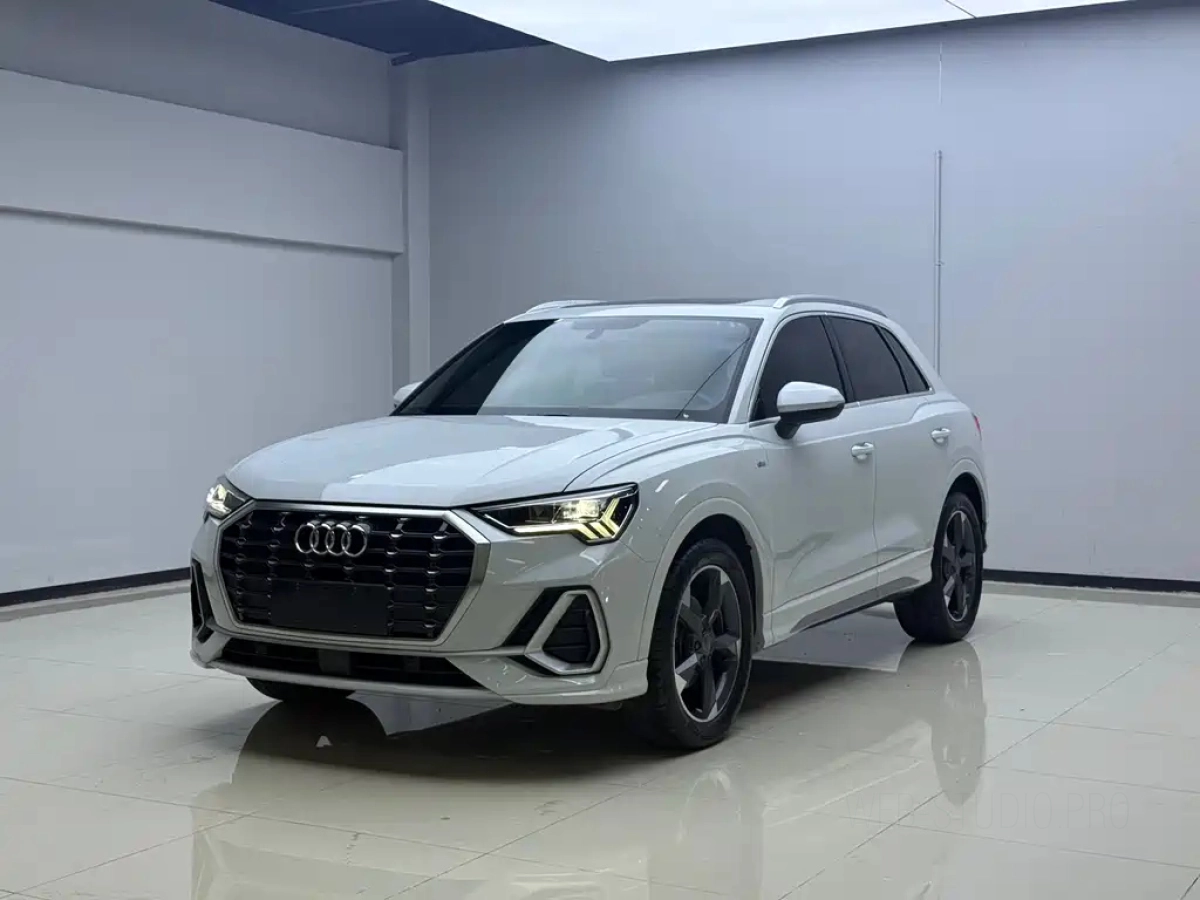 AUDI Q3  2020