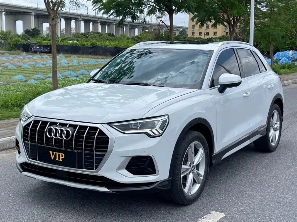 AUDI Q3  2019