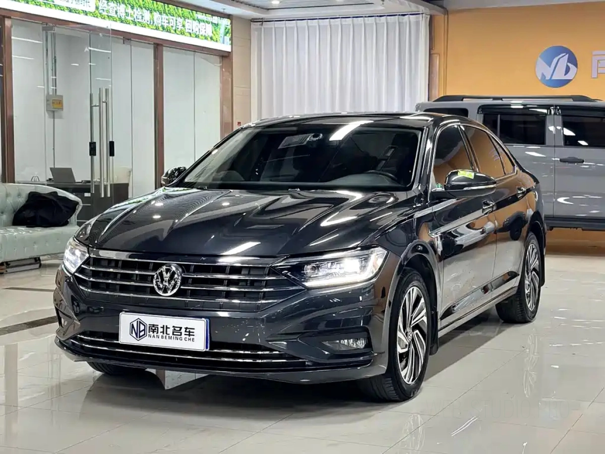 VOLKSWAGEN SAGITAR  2022