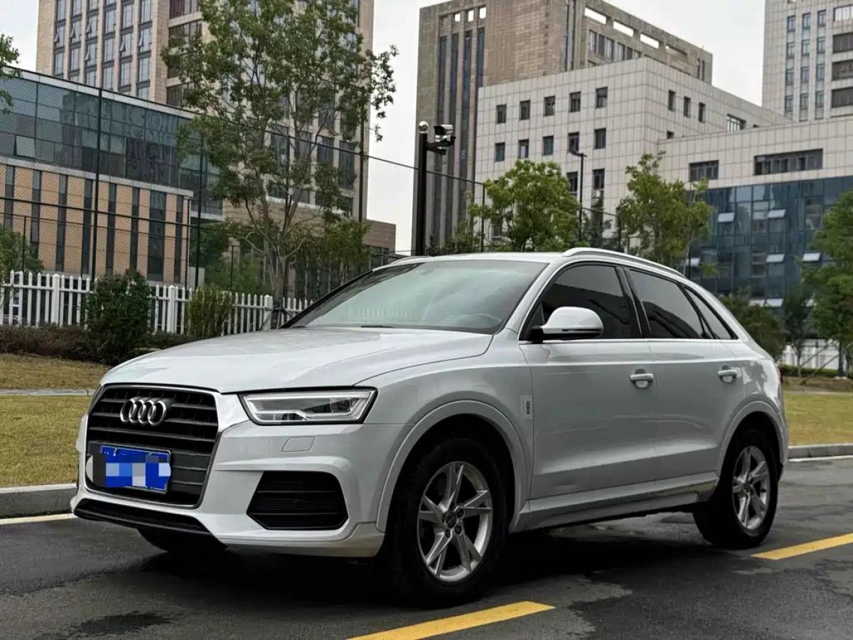 AUDI Q3  2018