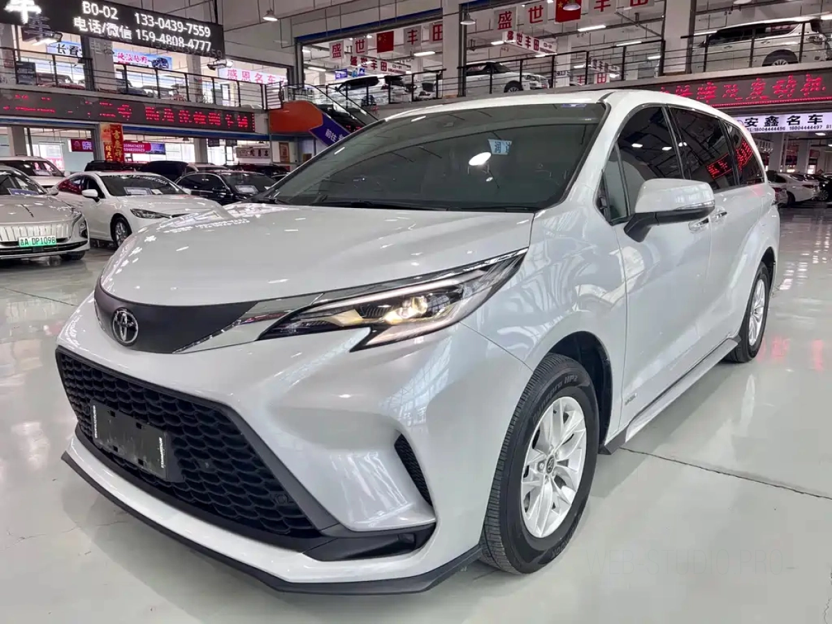 TOYOTA GRANVIA  2024