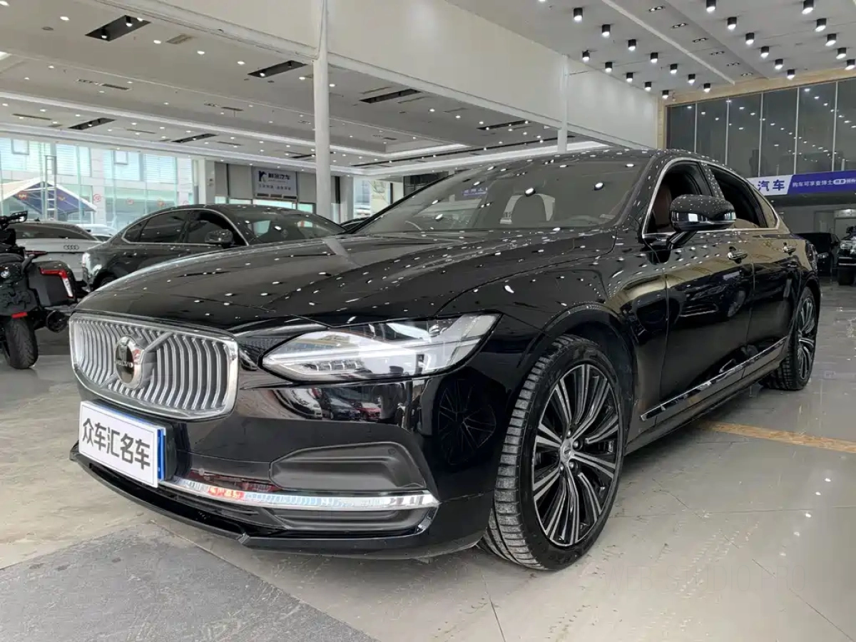 VOLVO S90  2023